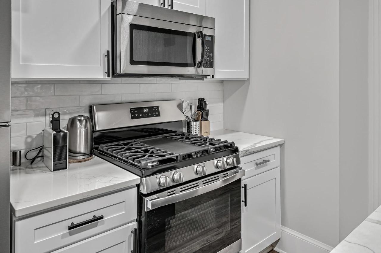 Fashionable 2br In Downtown Location W Work Area * Harrisburg