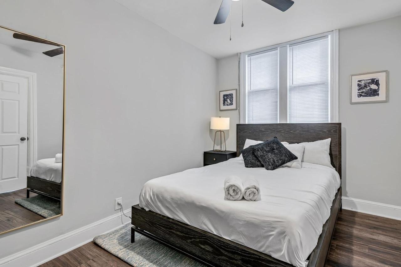 Apartment Fashionable 2br In Downtown Location W Work Area Harrisburg